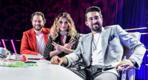 برنامج من أنت أيها المقنع